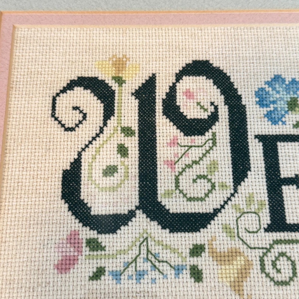 Vintage Framed Needlepoint "WELCOME" Sampler Floral Vine 20x12 Cottage Decor - Picture 2 of 16